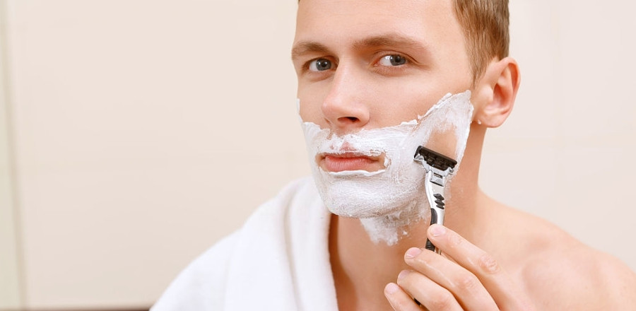 Cómo afeitarse para que no salgan granos en la piel