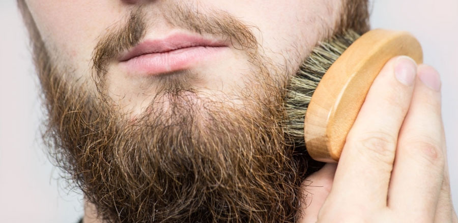 Peina tu barba regularmente